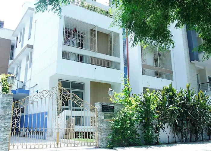 Maplewood Guest House, Neeti Bagh, New Delhiit Is A Boutiqu Guest House