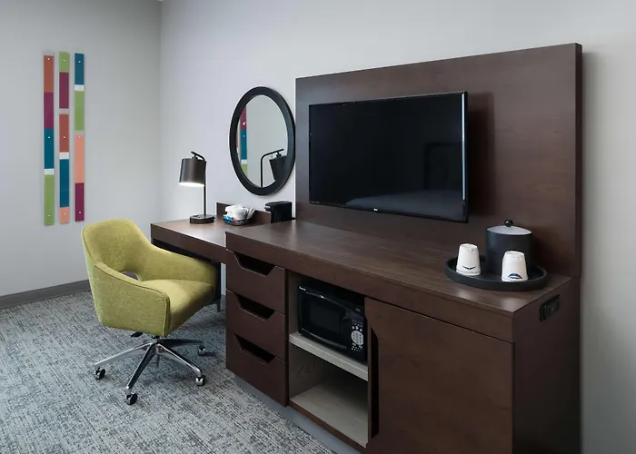 Hampton Inn & Suites Cape Canaveral Cruise Port, Fl