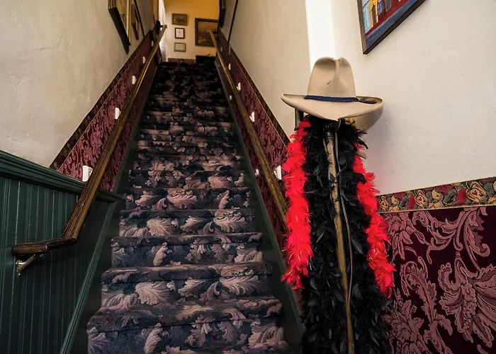 Red Garter Inn Williams