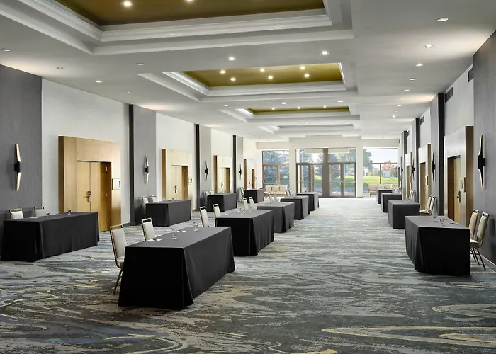 Sheraton Grand Rapids Airport Hotel Cascade