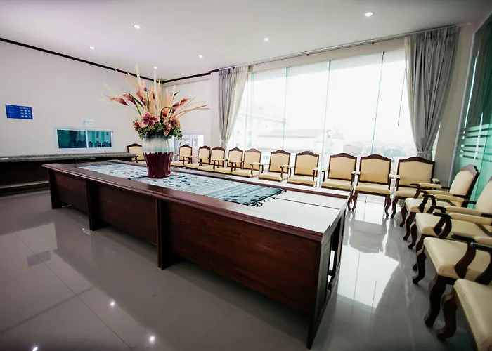 Sisombat Plaza Hotel Vang Vieng