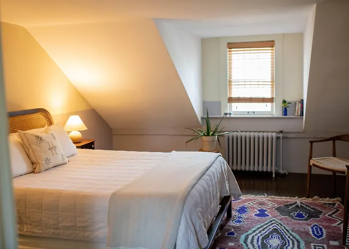 The Vesper Woodstock Bed & Breakfast