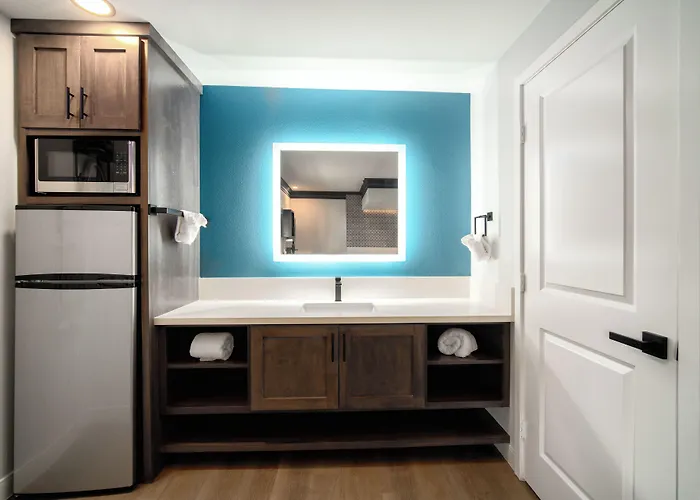 Aspire Inn Studios & Spas Bellflower