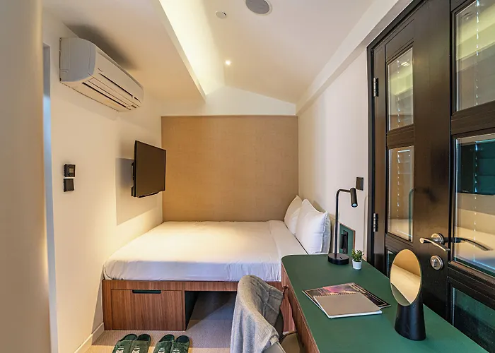 Weave Suites - Midtown Singapore
