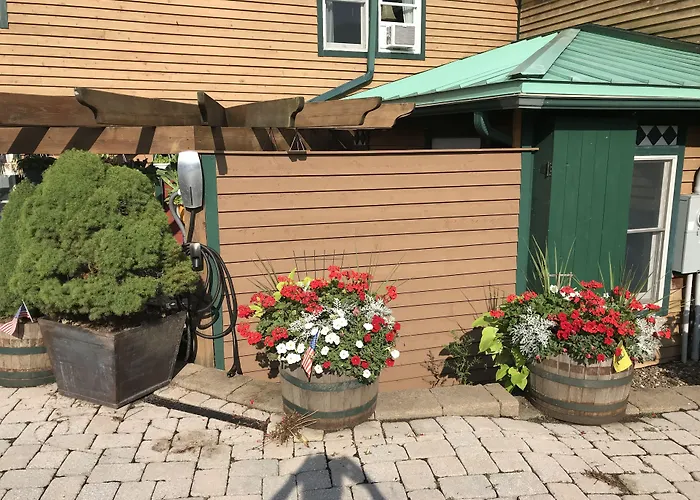 Lake Pointe Inn McHenry