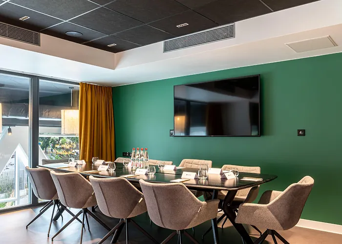 Best Western M-Treize Paris Asnieres