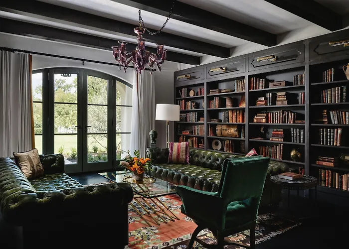 Commodore Perry Estate, Auberge Collection Austin
