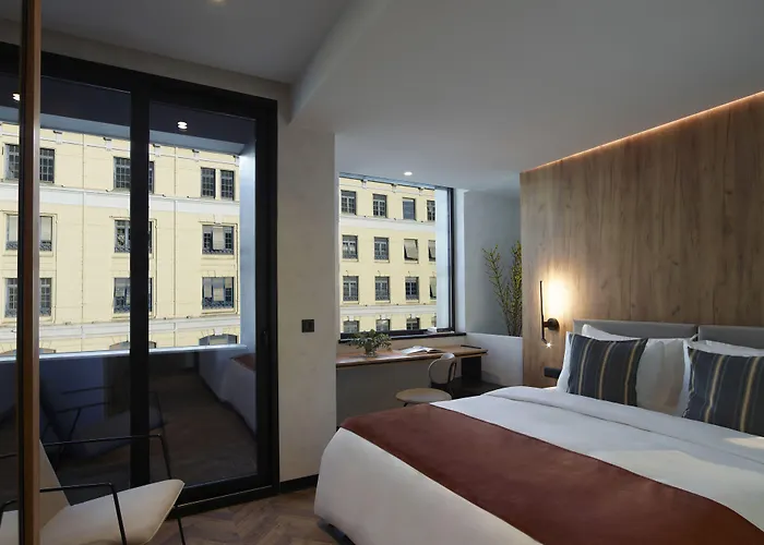 The Port Square Hotel Piraeus