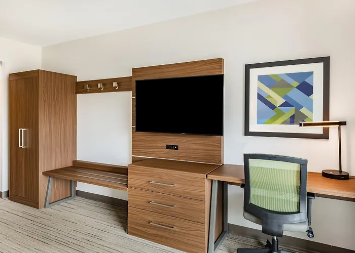 Holiday Inn Express & Suites - Lincoln Downtown By Ihg