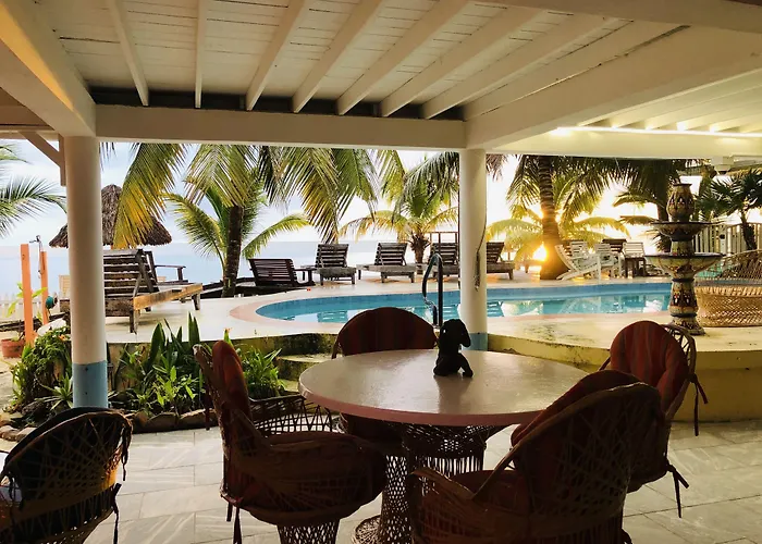 Coral Cove Inn Maya Beach
