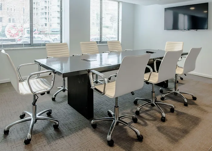 2500 Penn, A Placemakr Experience Washington
