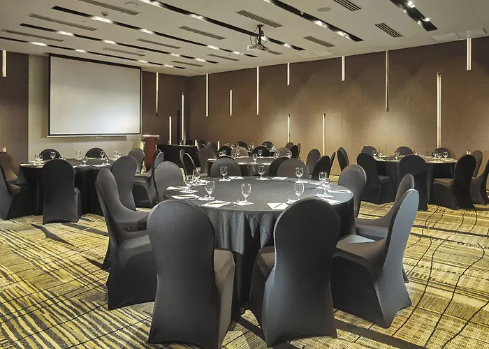 Oakwood Makati Avenue Hotel Makati City