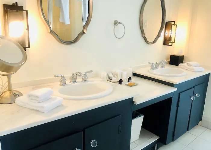 Farm Road Estate Hotel West Dover
