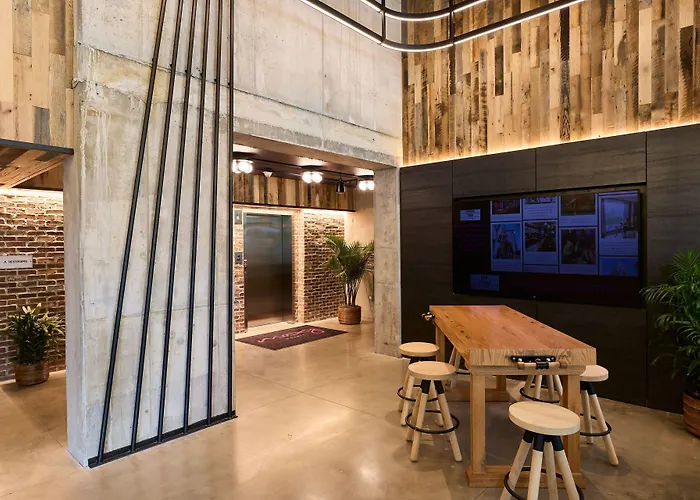 Hotel Moxy Charleston Downtown