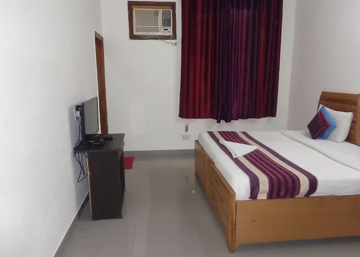 Hotel Akash Palace Noida