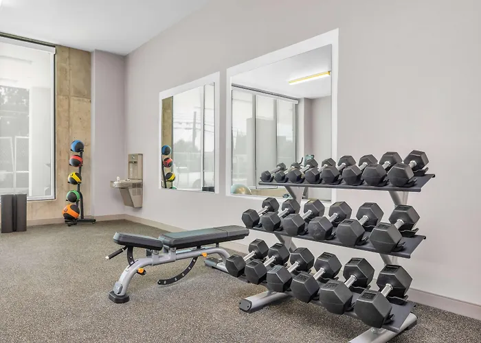 La Quinta Inn & Suites By Wyndham San Jose Airport-Downtown