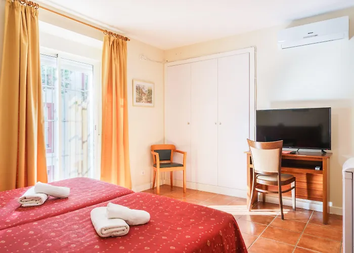 Hotel Carlos V Jerez By Vivere Stays Jerez de la Frontera