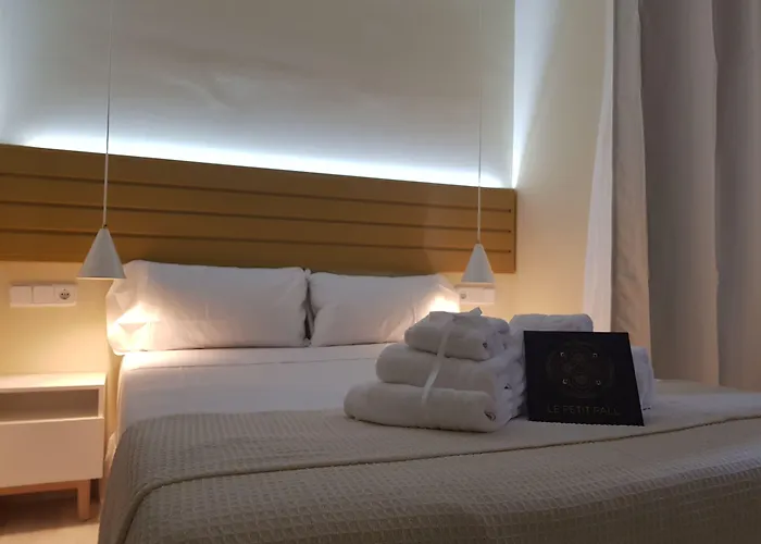 Le Petit Palue-Fuencarral Hotel Madrid