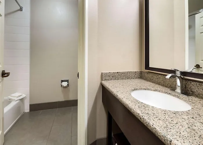 Best Western Plus Kalispell/Glacier Park West Hotel & Suites
