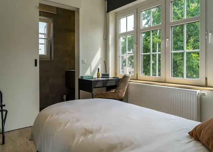 Hotel Huron Mol