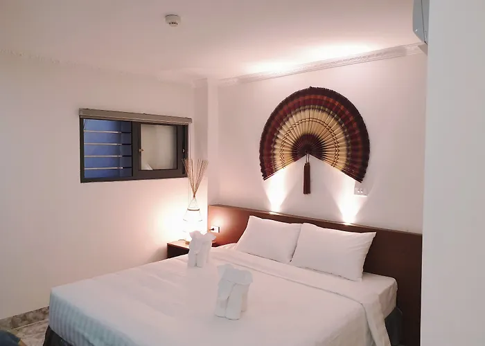 Hanoi La Cascada House & Travel