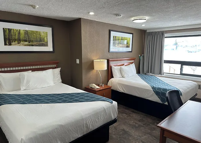 Champlain Motor Inn Pembroke