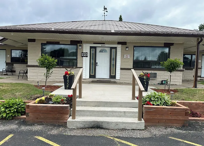 Champlain Motor Inn Pembroke