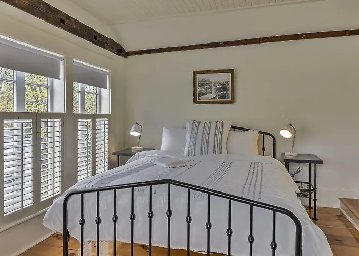 The Burrell House Hotel Keene