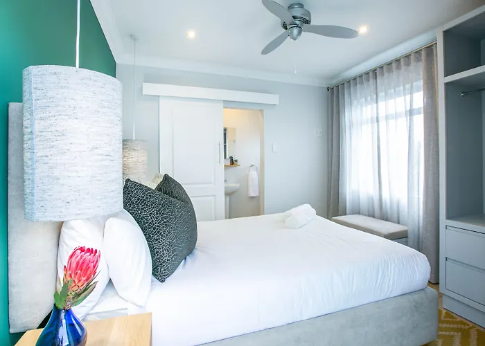 Hout & About Guest House Hout Bay
