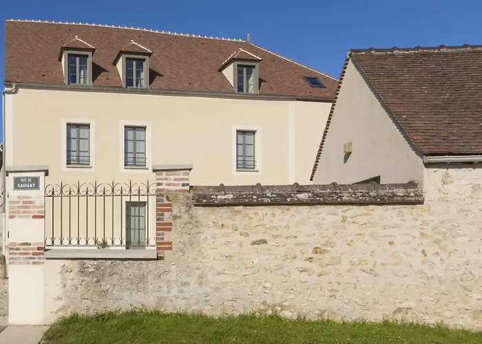 Demeure Des Remparts Aparthotel Provins