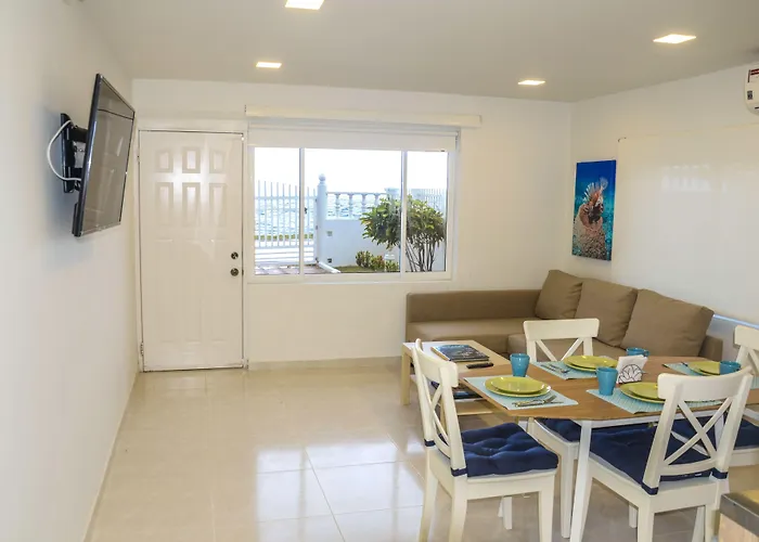 By The Sea Guest House San Andrés