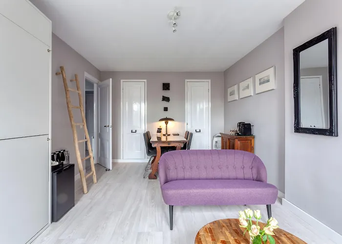 Bed And Breakfast The Rose Haarlem