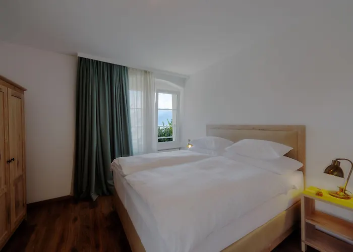Au Major Davel Hotel Cully