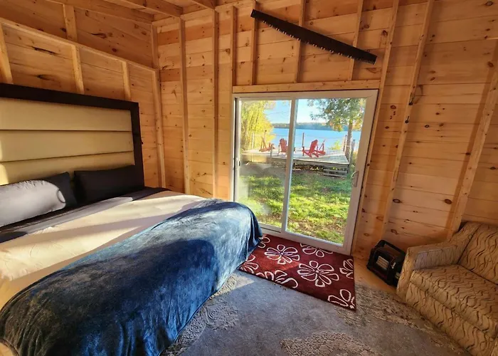 Stoco Lake Lodge Tweed