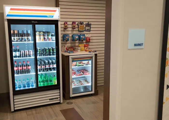 Holiday Inn Express & Suites - Warsaw - E Center By Ihg