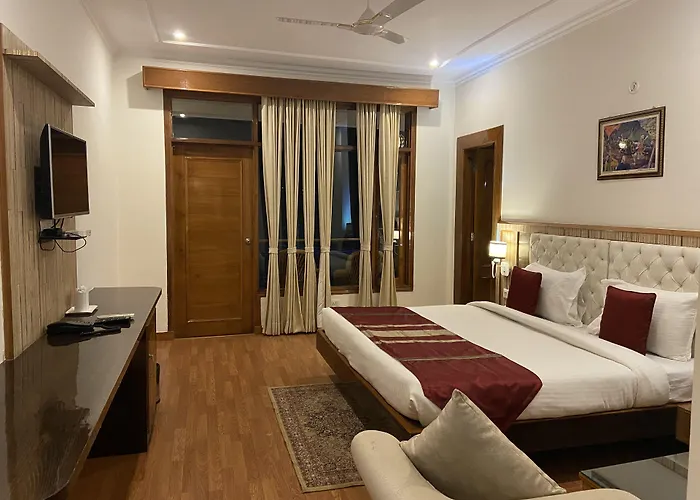 Aaroham The Watergate Hotel Bhimtal