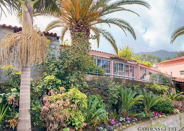 Gardens Guest House-Hostel São Vicente