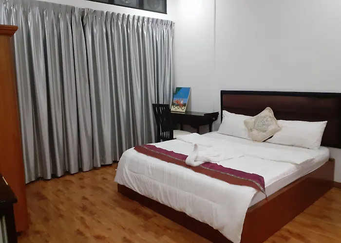 New Season Riverside Hotel Phnom Penh