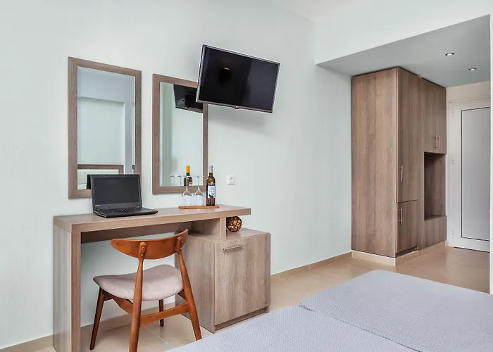Iris Hotel Siviri
