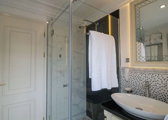 Residence City Garden - Certificate Of Excellence Top 10 Best Five-Stars City Hotels For 2024 Awarded By Htif Plovdiv