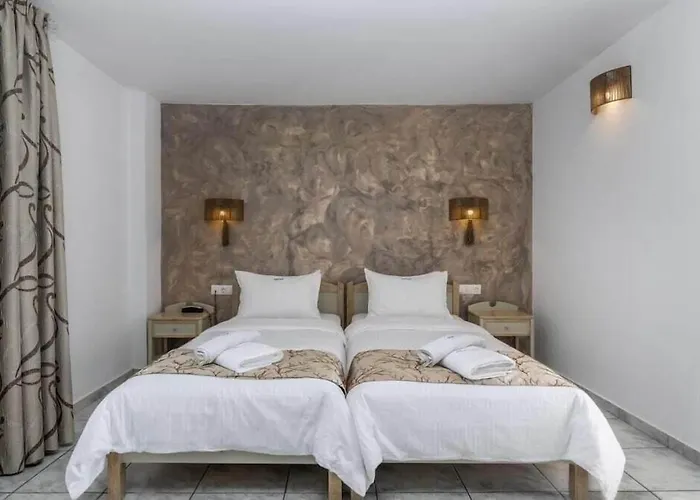 Portiani Hotel Adamantas