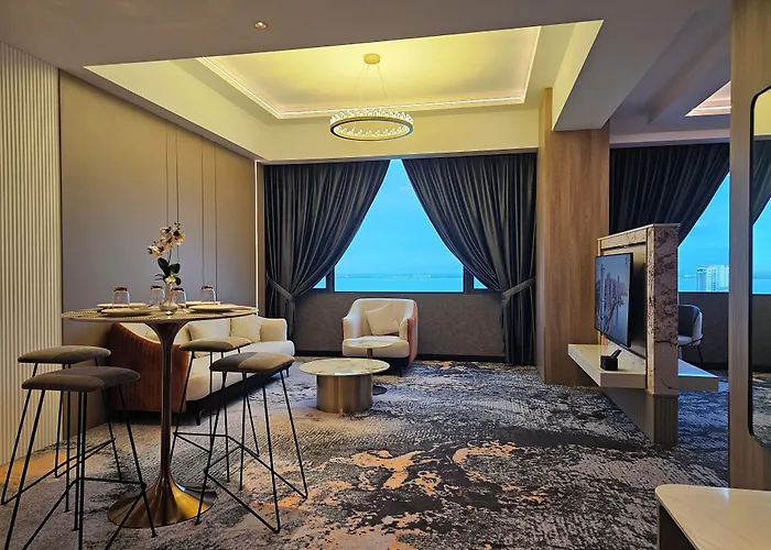 Hompton Hotel By The Beach George Town
