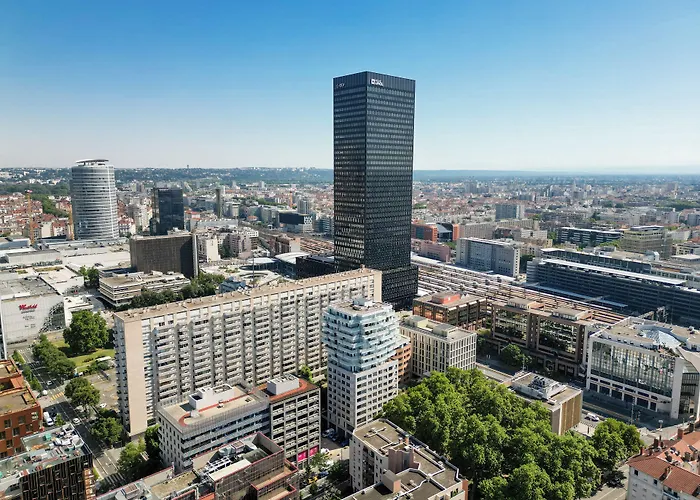 Néméa Appart Hotel Résidence So Cloud Lyon
