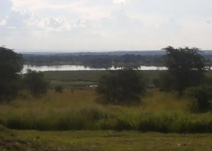 Parkside Safari Lodge Pakwach