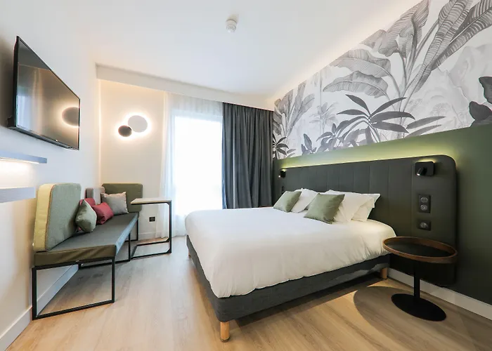 Hotel Campanile Smart Lyon Est - Eurexpo Bron Aviation à Saint-Priest 