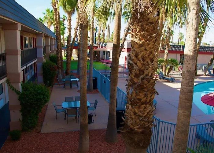 Ramada By Wyndham Yuma Motel