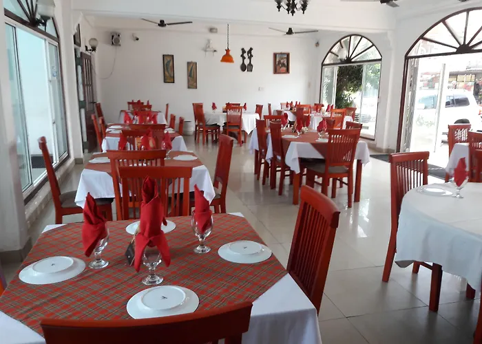 Oasis Beach Resort Negombo