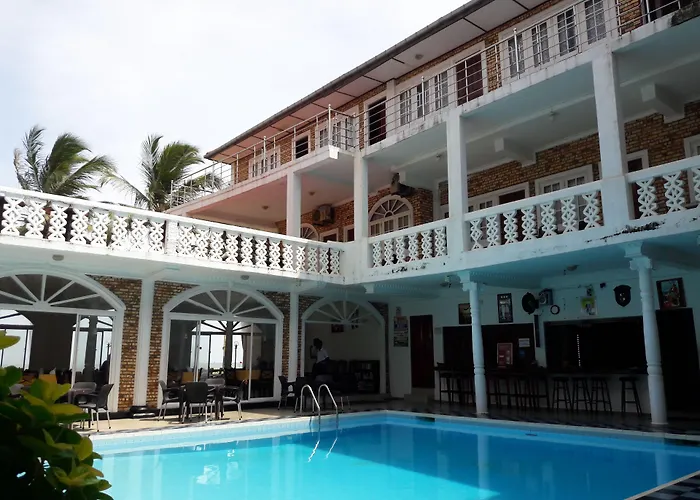 Oasis Beach Resort Negombo