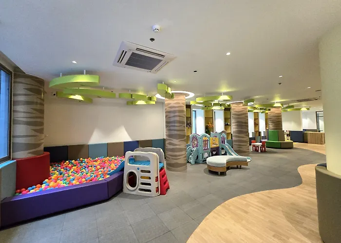 Oceanfront Beach Resort Patong