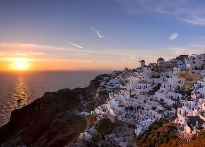 Pezoules Of Oia Hotel